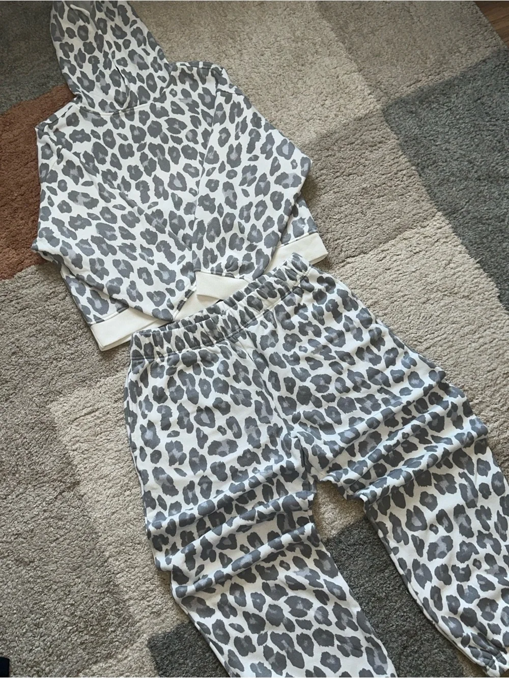 Xersion Gray & White Leopard Cropped Hoodie and Joggers Set - Picture 2 of 4